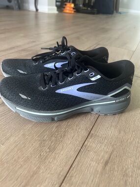 Brooks Ghost Women's Running Shoes - Black with Light Purple Accents